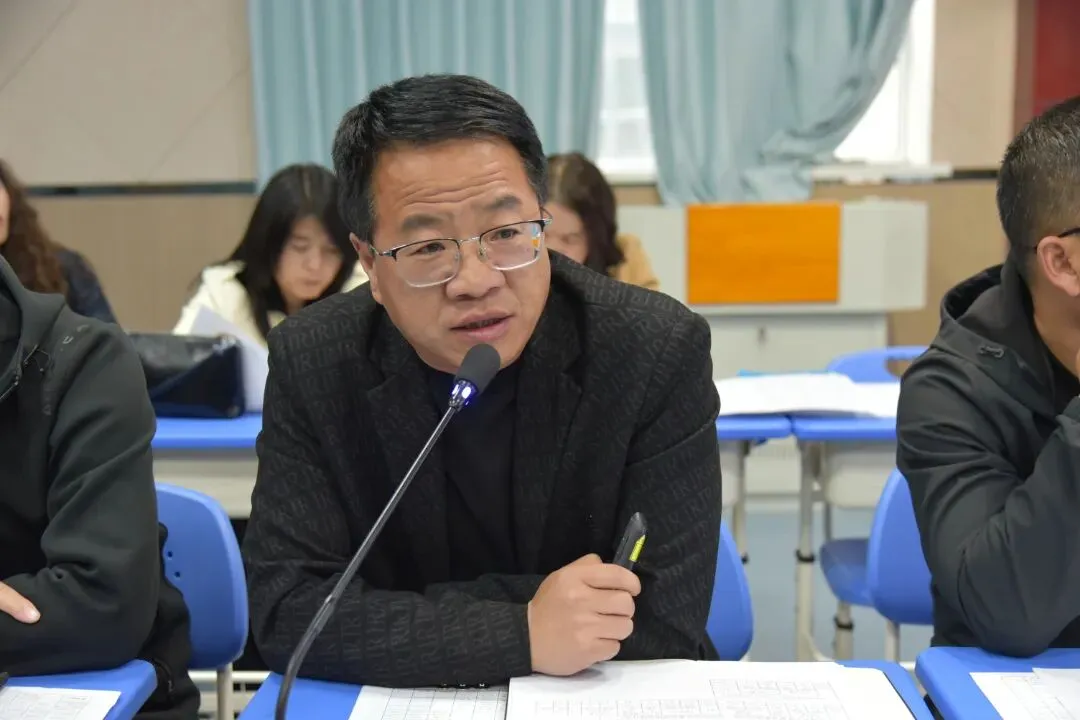 鉴往知来汲经验 凝心砺剑备高考——隆德县中学教育集团召开2027届高三备考研讨会-第11张图片-四季读书网 鉴往知来汲经验 凝心砺剑备高考——隆德县中学教育集团召开2027届高三备考研讨会-第11张图片-四季读书网