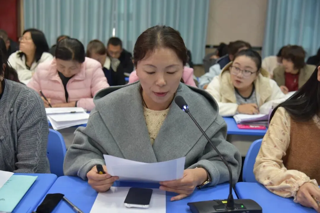 鉴往知来汲经验 凝心砺剑备高考——隆德县中学教育集团召开2027届高三备考研讨会-第14张图片-四季读书网 鉴往知来汲经验 凝心砺剑备高考——隆德县中学教育集团召开2027届高三备考研讨会-第14张图片-四季读书网