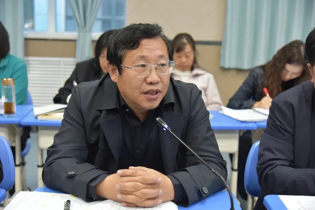 鉴往知来汲经验 凝心砺剑备高考——隆德县中学教育集团召开2027届高三备考研讨会-第18张图片-四季读书网 鉴往知来汲经验 凝心砺剑备高考——隆德县中学教育集团召开2027届高三备考研讨会-第18张图片-四季读书网
