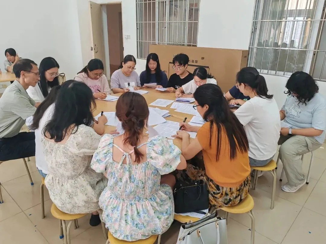 精研真题明方向,聚力备考启新程——湛江市第四中学英语科组2026年高考研讨活动-第5张图片-四季读书网 精研真题明方向,聚力备考启新程——湛江市第四中学英语科组2026年高考研讨活动-第5张图片-四季读书网