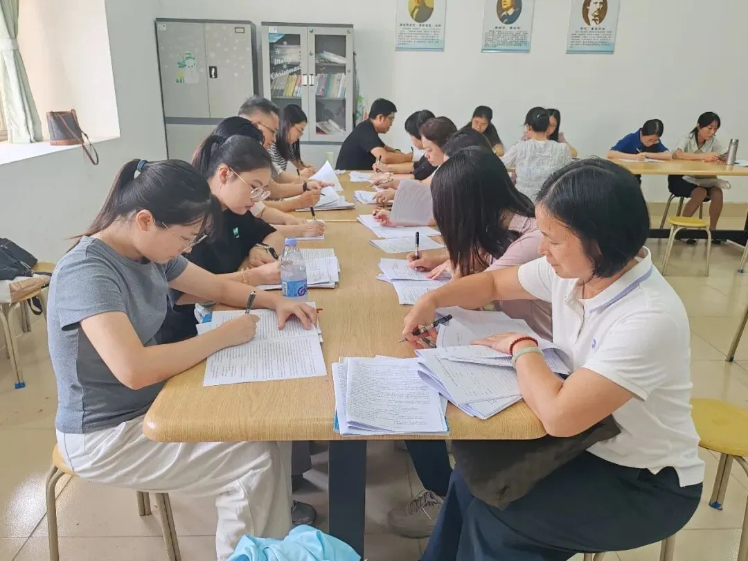 精研真题明方向,聚力备考启新程——湛江市第四中学英语科组2026年高考研讨活动-第6张图片-四季读书网 精研真题明方向,聚力备考启新程——湛江市第四中学英语科组2026年高考研讨活动-第6张图片-四季读书网