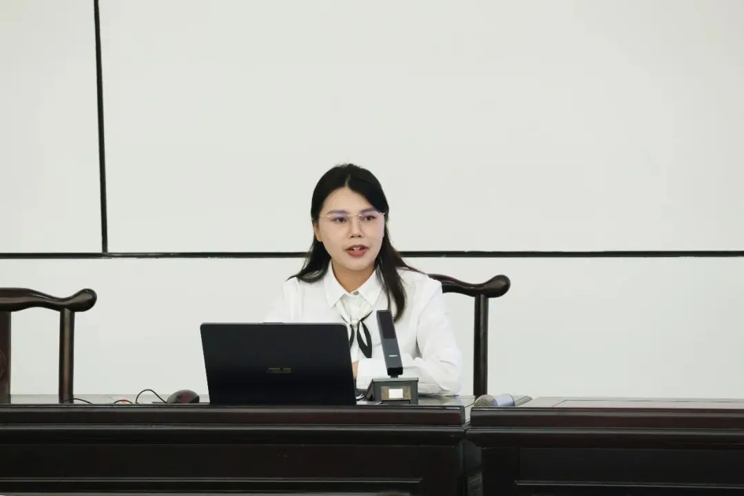 秀山高级中学举行2026年高考质量分析会暨纪法培训-第9张图片-四季读书网