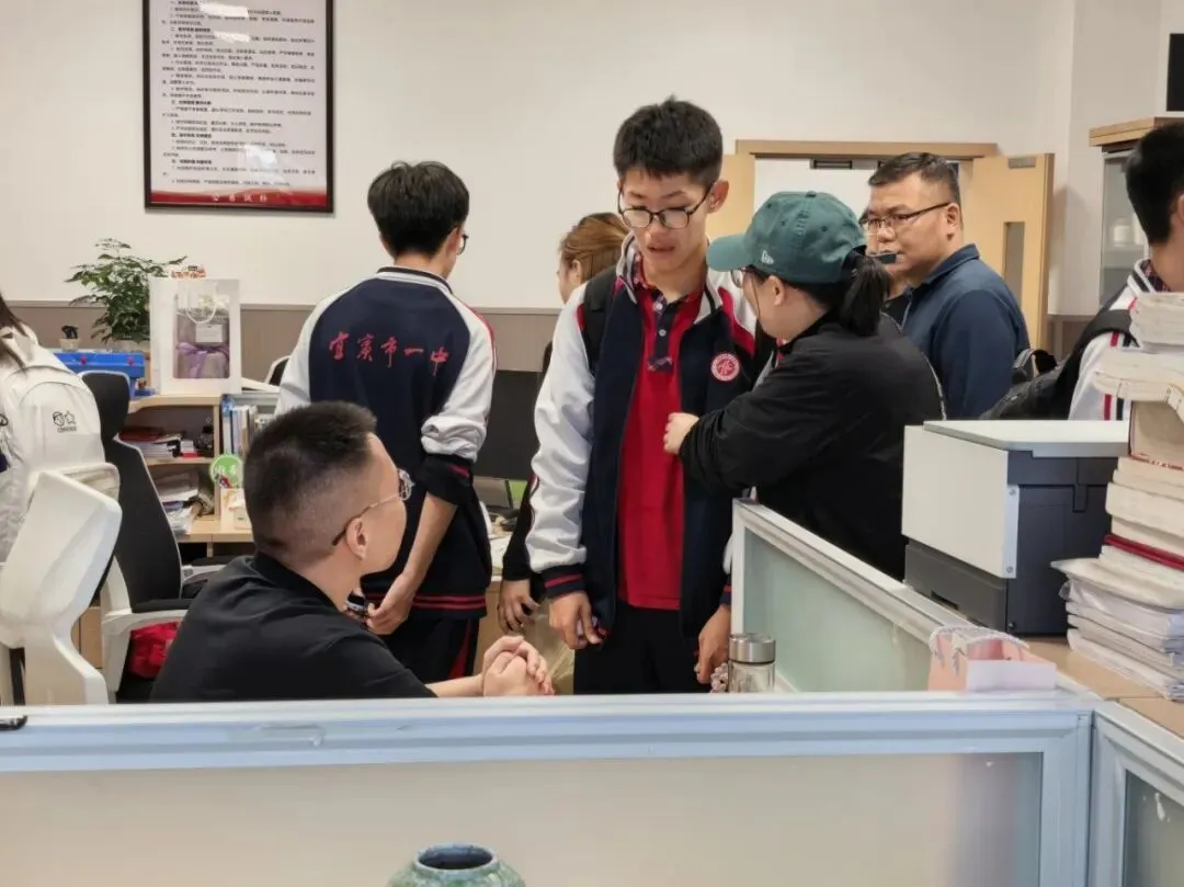 家校同心赴秋约|我校初一、初三年级家长会圆满举行-第20张图片-四季读书网 家校同心赴秋约|我校初一、初三年级家长会圆满举行-第20张图片-四季读书网