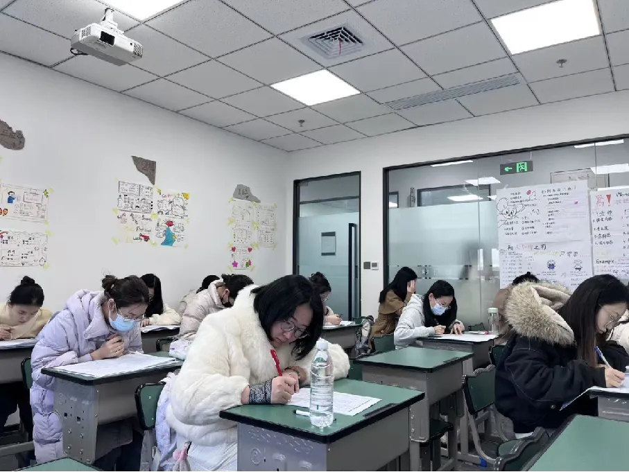 初三必看|这份中考英语话题例文请收好!-第8张图片-四季读书网 初三必看|这份中考英语话题例文请收好!-第8张图片-四季读书网