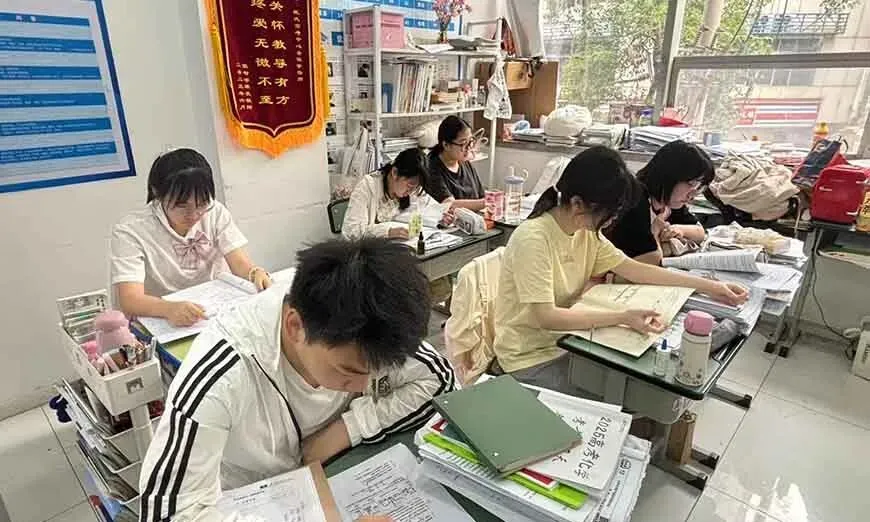 成都戴氏高考冲刺班怎么样_戴氏教育2027学费明细-第5张图片-四季读书网
