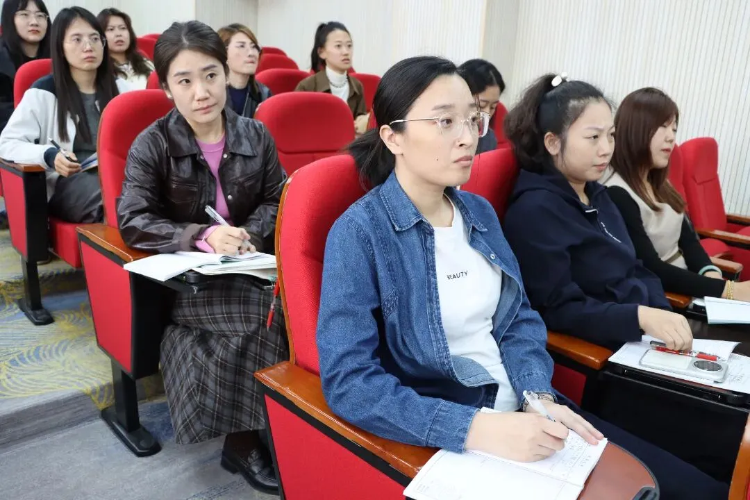 聚焦中考研真题 深耕课堂促提质——高新区初中物理专题研训活动在我校顺利举行-第7张图片-四季读书网 聚焦中考研真题 深耕课堂促提质——高新区初中物理专题研训活动在我校顺利举行-第7张图片-四季读书网