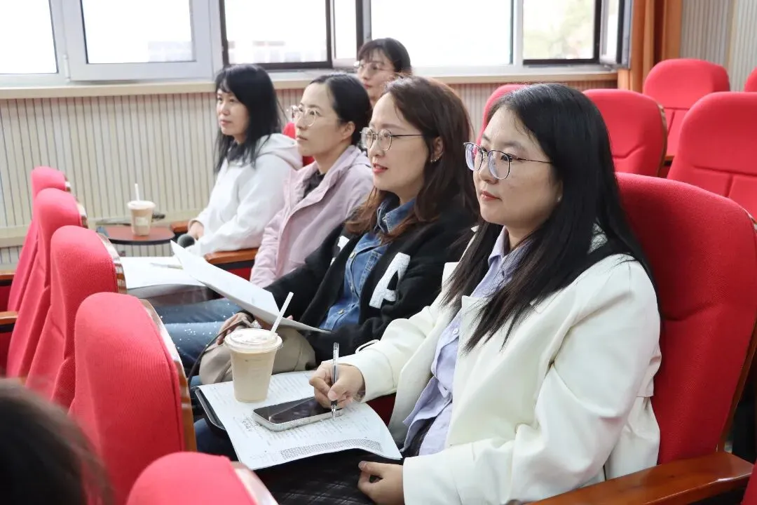 聚焦中考研真题 深耕课堂促提质——高新区初中物理专题研训活动在我校顺利举行-第8张图片-四季读书网 聚焦中考研真题 深耕课堂促提质——高新区初中物理专题研训活动在我校顺利举行-第8张图片-四季读书网