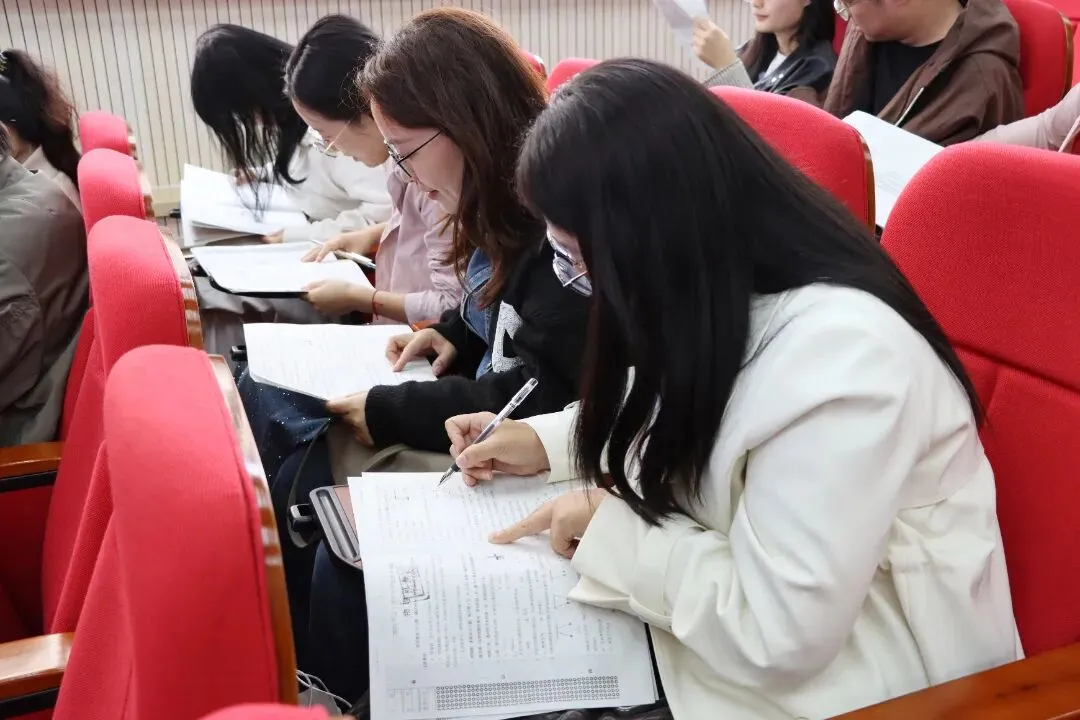 聚焦中考研真题 深耕课堂促提质——高新区初中物理专题研训活动在我校顺利举行-第18张图片-四季读书网 聚焦中考研真题 深耕课堂促提质——高新区初中物理专题研训活动在我校顺利举行-第18张图片-四季读书网