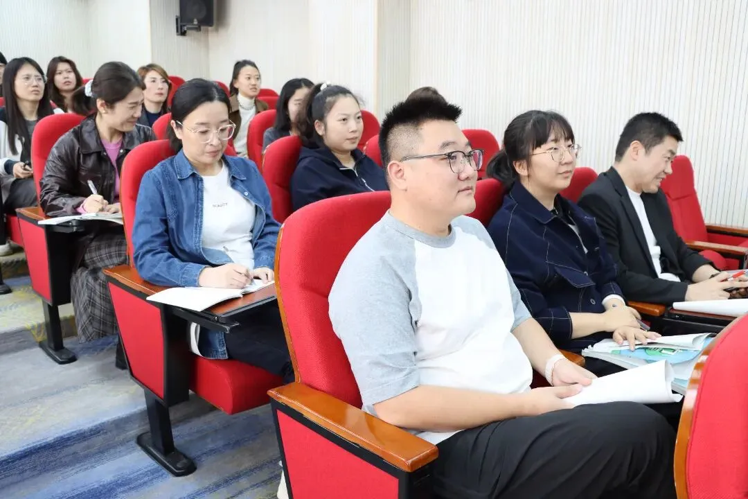 聚焦中考研真题 深耕课堂促提质——高新区初中物理专题研训活动在我校顺利举行-第21张图片-四季读书网 聚焦中考研真题 深耕课堂促提质——高新区初中物理专题研训活动在我校顺利举行-第21张图片-四季读书网