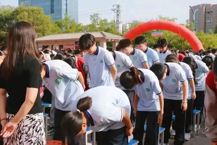 准初三:站在初二与初三的交界,奔赴属于自己的山海!-第2张图片-四季读书网