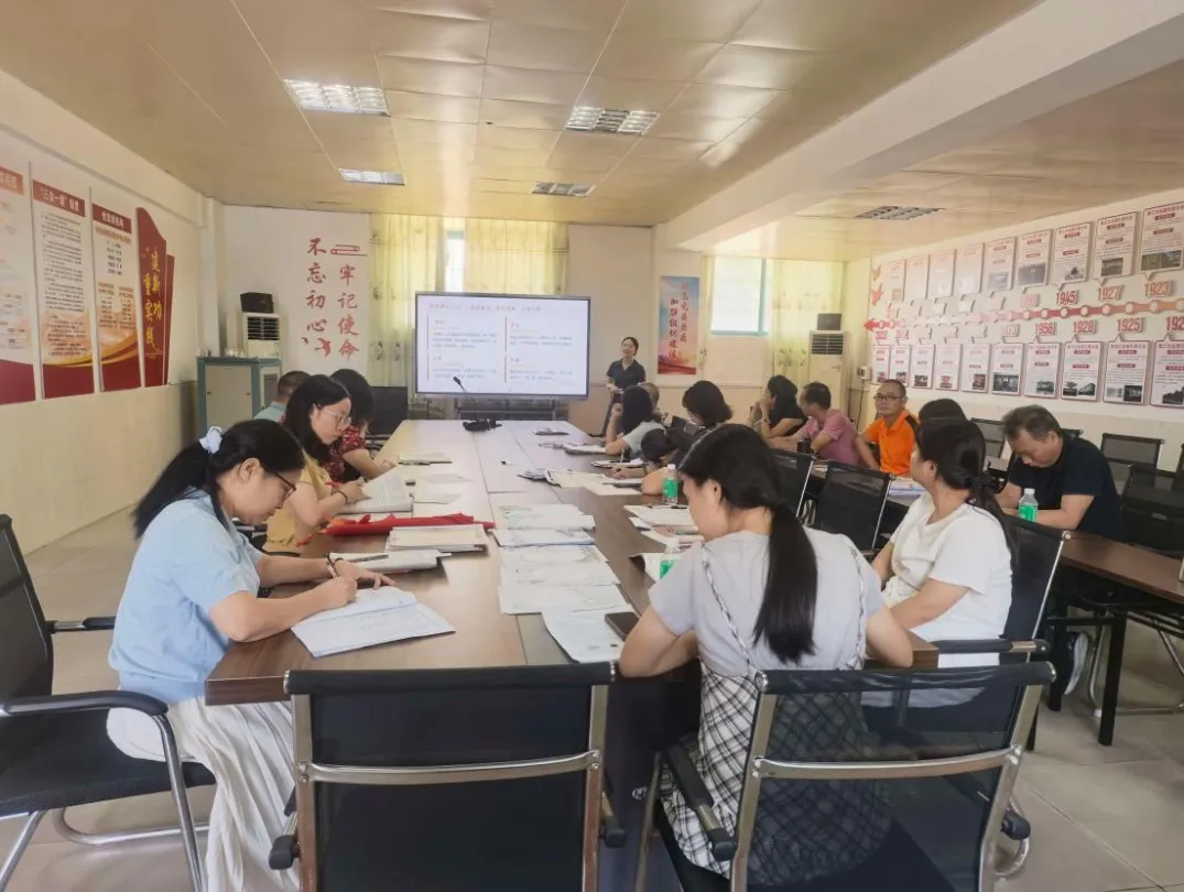 【课改赋能 合和教育】研真题明方向,析考情促备考——更合中学开展中考语文品题·评题研修活动-第8张图片-四季读书网