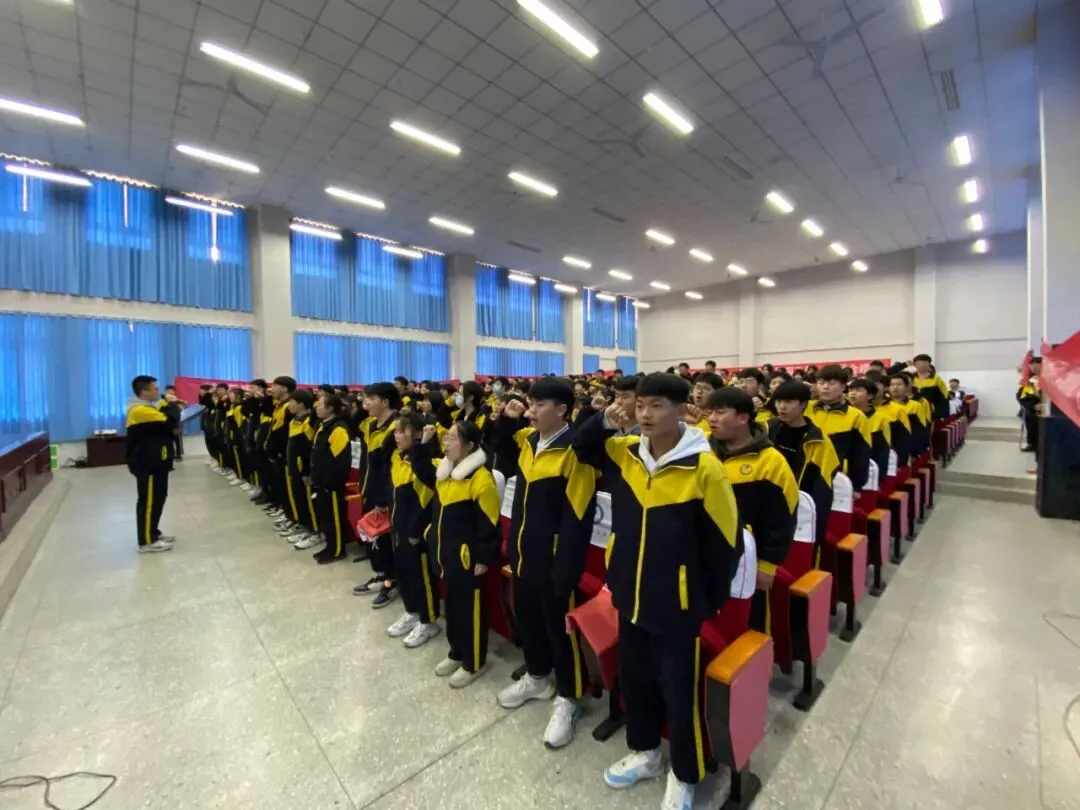 学子中考百日誓师 这些校长“硬核”喊话-第9张图片-四季读书网