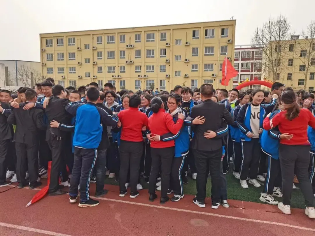 学子中考百日誓师 这些校长“硬核”喊话-第13张图片-四季读书网
