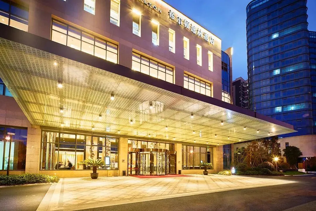 初三发班:799抢宁波2晚『希尔顿Hilton酒店』纯玩3日◆含2早2正●踏浪松兰山&渔港环港游◆全程导游服务◆看海玩沙度假-第19张图片-四季读书网 初三发班:799抢宁波2晚『希尔顿Hilton酒店』纯玩3日◆含2早2正●踏浪松兰山&渔港环港游◆全程导游服务◆看海玩沙度假-第19张图片-四季读书网