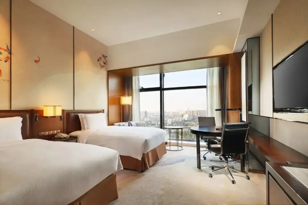 初三发班:799抢宁波2晚『希尔顿Hilton酒店』纯玩3日◆含2早2正●踏浪松兰山&渔港环港游◆全程导游服务◆看海玩沙度假-第21张图片-四季读书网 初三发班:799抢宁波2晚『希尔顿Hilton酒店』纯玩3日◆含2早2正●踏浪松兰山&渔港环港游◆全程导游服务◆看海玩沙度假-第21张图片-四季读书网