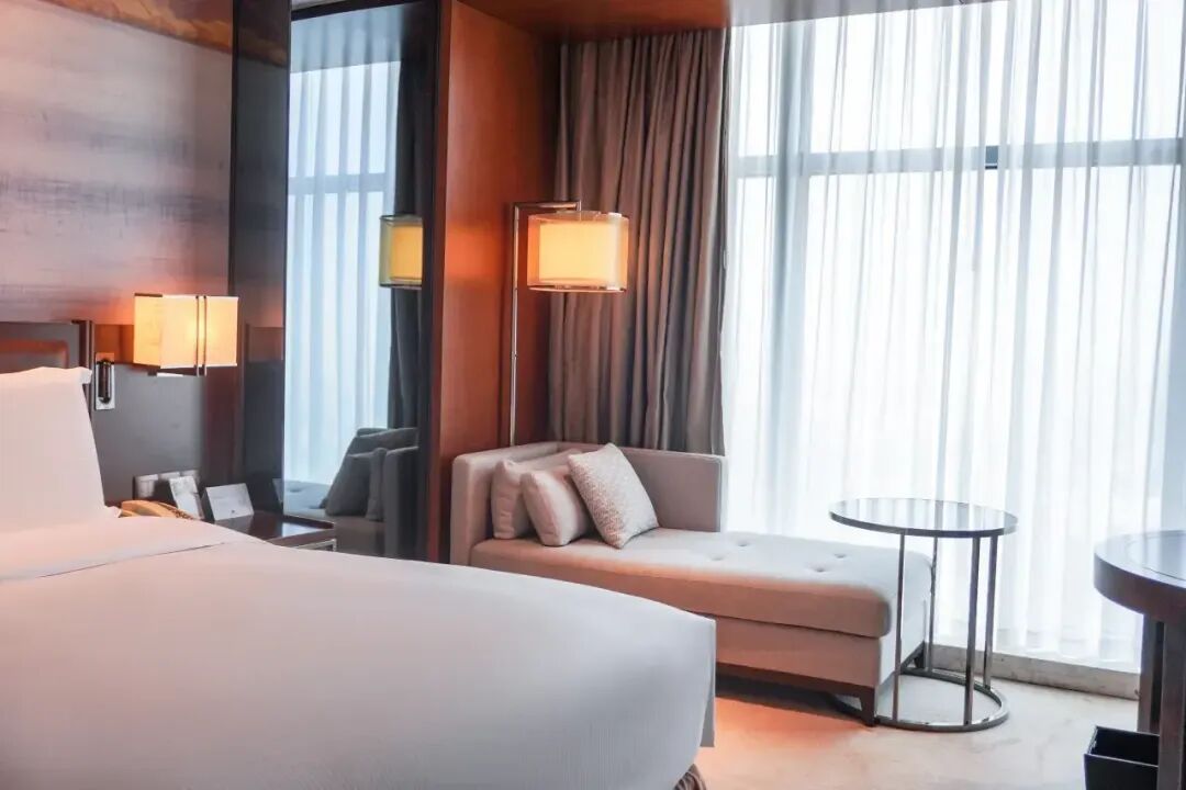初三发班:799抢宁波2晚『希尔顿Hilton酒店』纯玩3日◆含2早2正●踏浪松兰山&渔港环港游◆全程导游服务◆看海玩沙度假-第24张图片-四季读书网 初三发班:799抢宁波2晚『希尔顿Hilton酒店』纯玩3日◆含2早2正●踏浪松兰山&渔港环港游◆全程导游服务◆看海玩沙度假-第24张图片-四季读书网