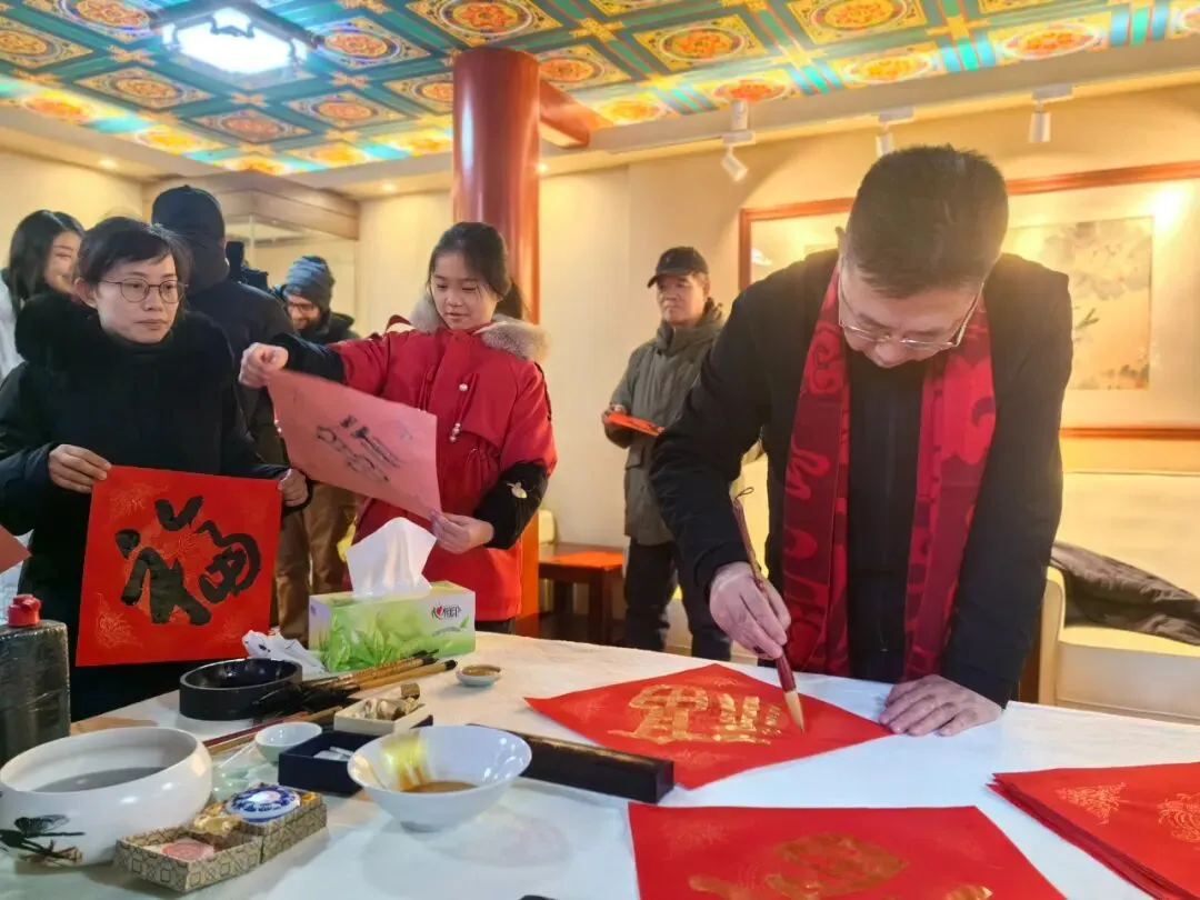 初一北海公园热闹非凡!熟悉的年味又回来啦!-第32张图片-四季读书网 初一北海公园热闹非凡!熟悉的年味又回来啦!-第32张图片-四季读书网