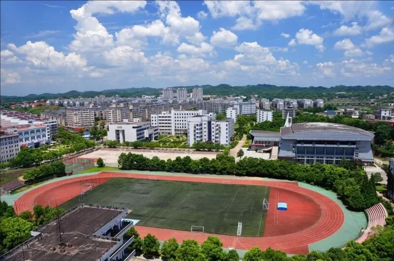 八十年代,高中考大学的难度,低于初中考中专.-第4张图片-四季读书网