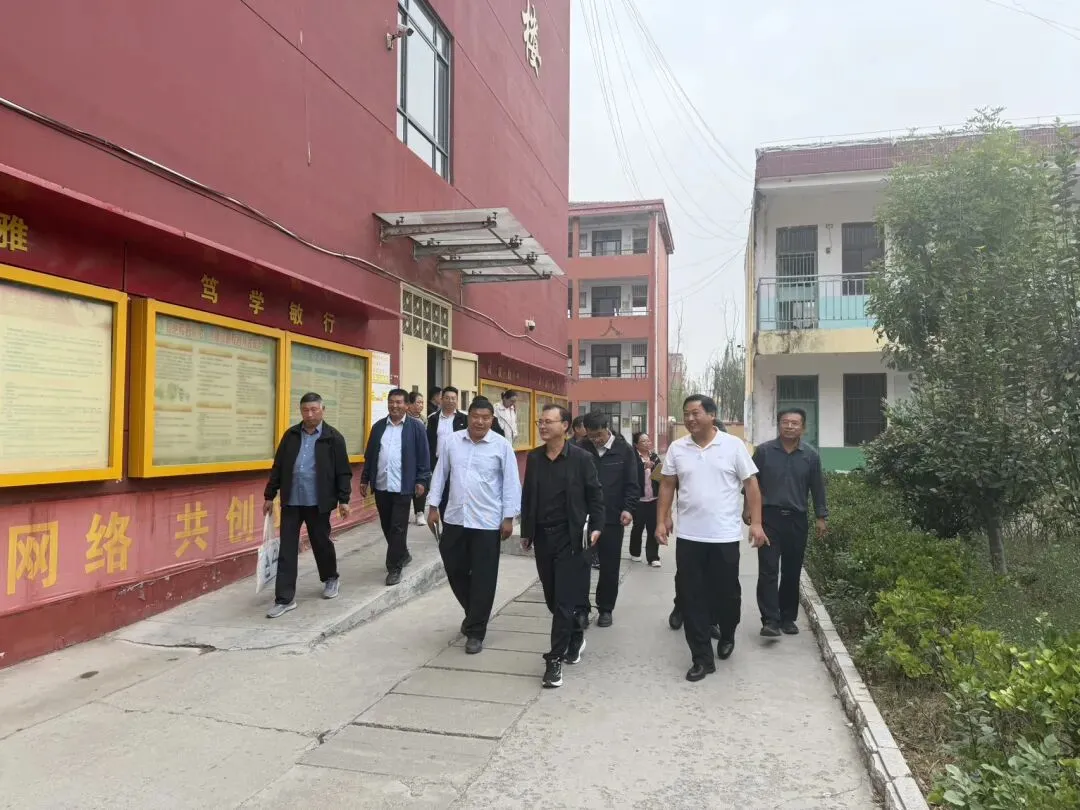 取经名校谋备考,凝心聚力战中考|长兴中学初三年级赴小井中学学习初三精细化管理经验-第1张图片-四季读书网