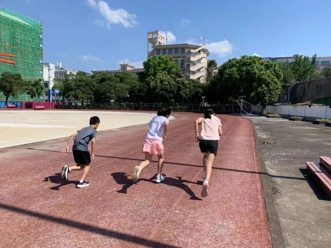 北斗中考径场集训,以汗水奔赴理想!-第3张图片-四季读书网 北斗中考径场集训,以汗水奔赴理想!-第3张图片-四季读书网