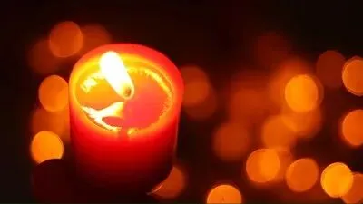 中考满分作文:《在心里点灯的人》(范文5篇,含审题解析)-第2张图片-四季读书网 中考满分作文:《在心里点灯的人》(范文5篇,含审题解析)-第2张图片-四季读书网