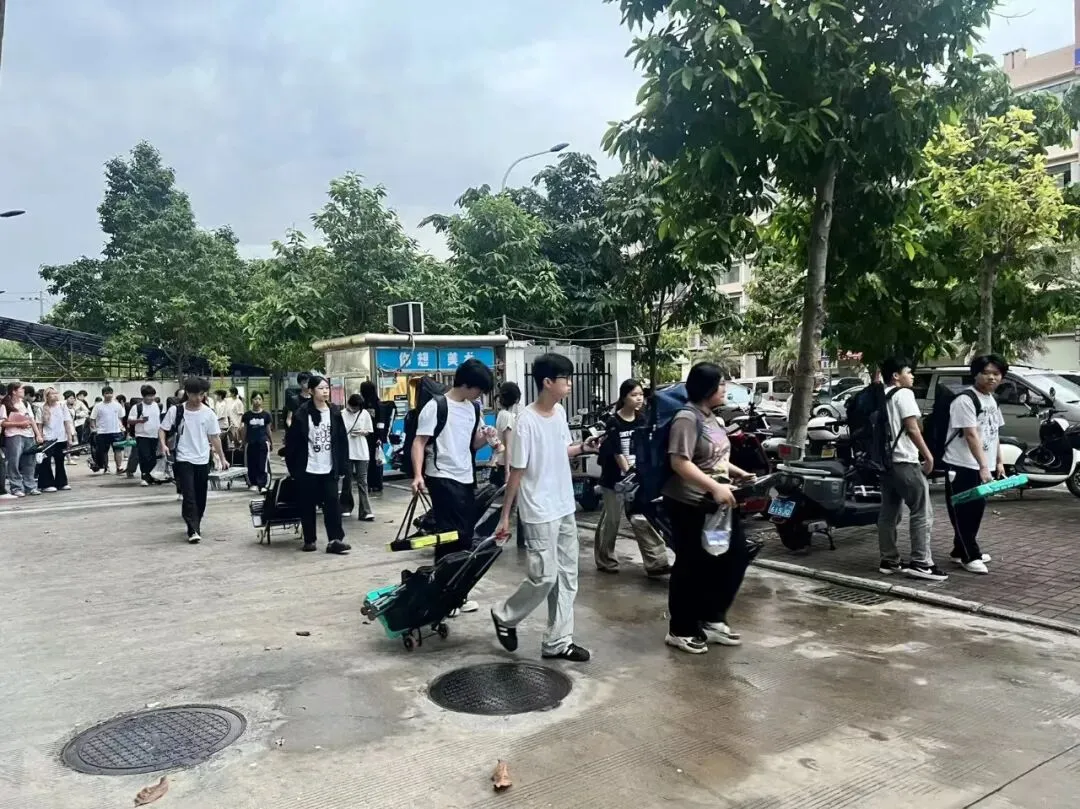 实战模考,全力出征|你想学子模拟考纪实-第10张图片-四季读书网
