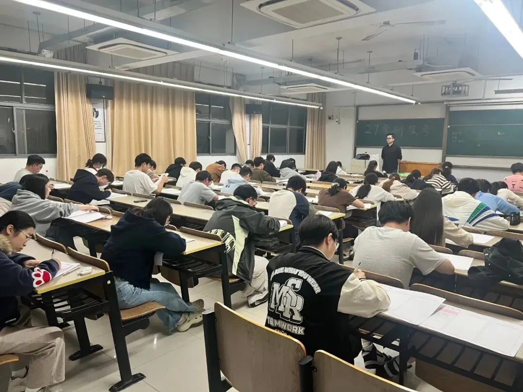 以考促学,实战演练——27考研模拟考试-第1张图片-四季读书网 以考促学,实战演练——27考研模拟考试-第1张图片-四季读书网