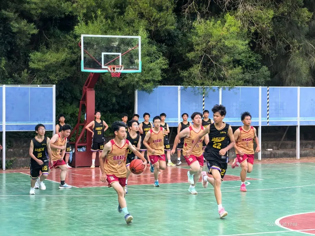 初三篮球积分赛暨冠军队与初二篮球联队友谊赛组合报道-第21张图片-四季读书网