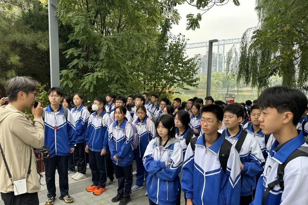 百炼成钢,智创未来 | 初三学子走进首钢园社会实践活动-第6张图片-四季读书网