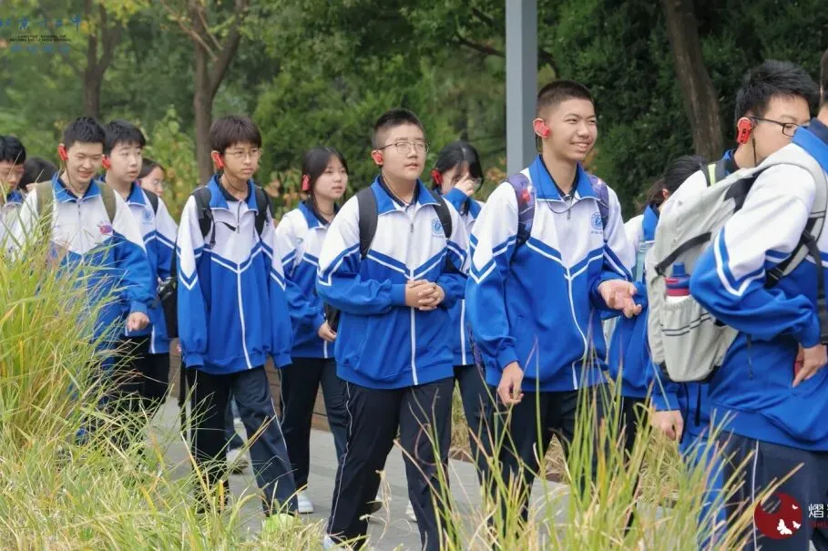 百炼成钢,智创未来 | 初三学子走进首钢园社会实践活动-第7张图片-四季读书网