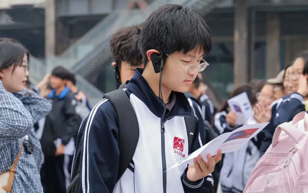 百炼成钢,智创未来 | 初三学子走进首钢园社会实践活动-第30张图片-四季读书网