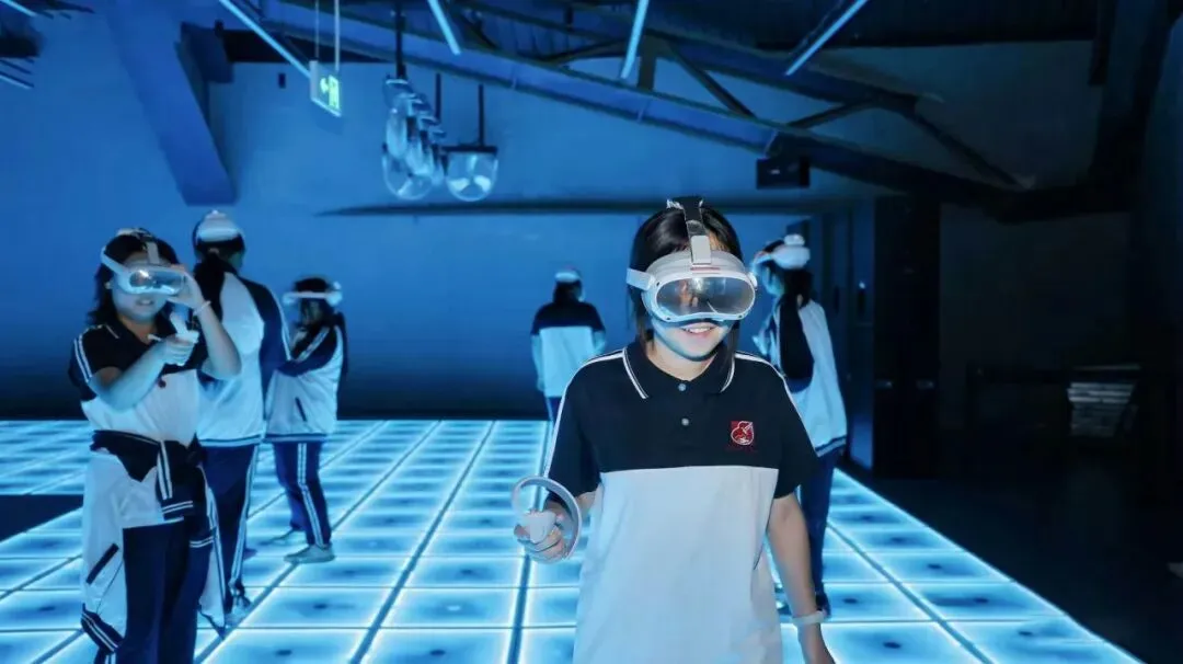 百炼成钢,智创未来 | 初三学子走进首钢园社会实践活动-第31张图片-四季读书网