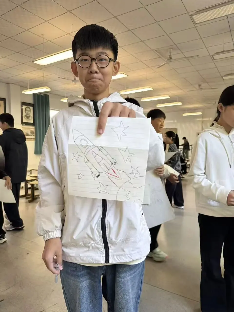 初一9班美术课堂作品随拍《科技之光》-第26张图片-四季读书网