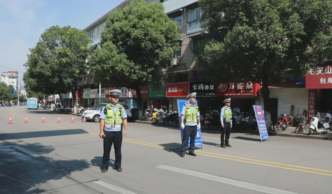 中考首日开考,岳西3522名少年提笔逐梦!-第7张图片-四季读书网 中考首日开考,岳西3522名少年提笔逐梦!-第7张图片-四季读书网