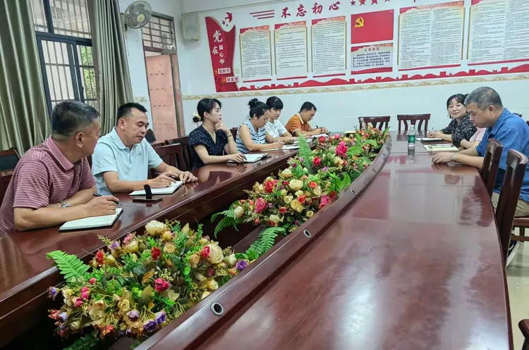 薪火相传谋备考,凝心聚力迎中考 —— 琼海市长坡中学2027 届新老初三备考经验交流会-第8张图片-四季读书网