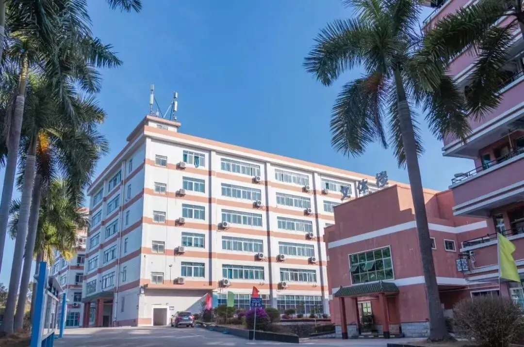 初三家长提前看!广州市蓝天高级技工学校2026招生简章-第8张图片-四季读书网