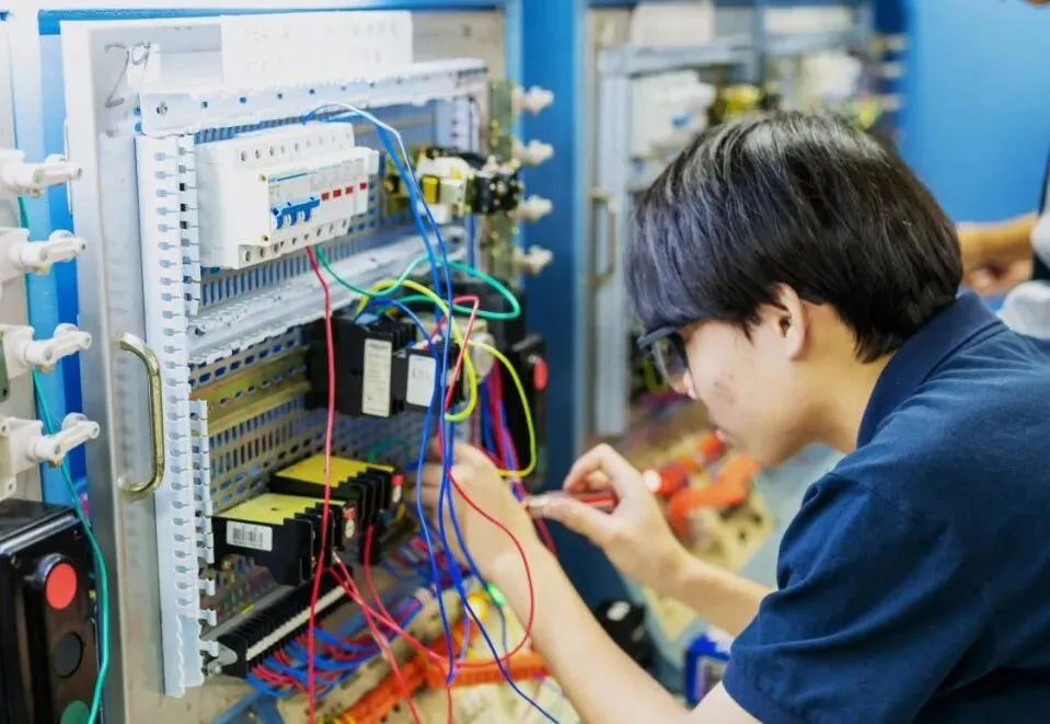 初三家长提前看!广东岭南现代技师学院2026招生简章-第13张图片-四季读书网
