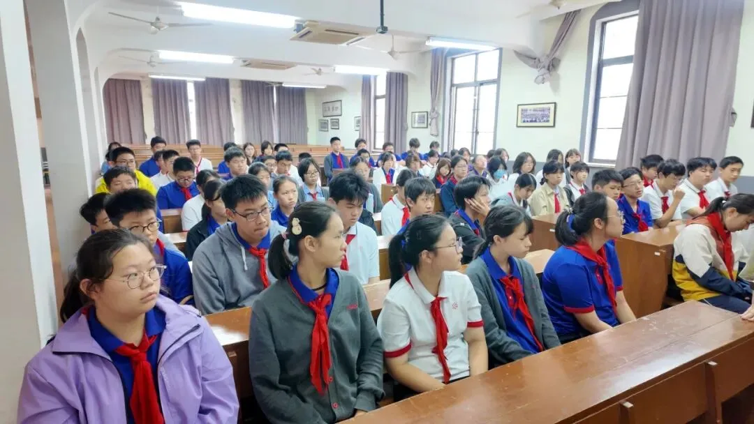 聚力五育并举,争做时代少年 | 初三年级“五育少年”表彰-第10张图片-四季读书网 聚力五育并举,争做时代少年 | 初三年级“五育少年”表彰-第10张图片-四季读书网