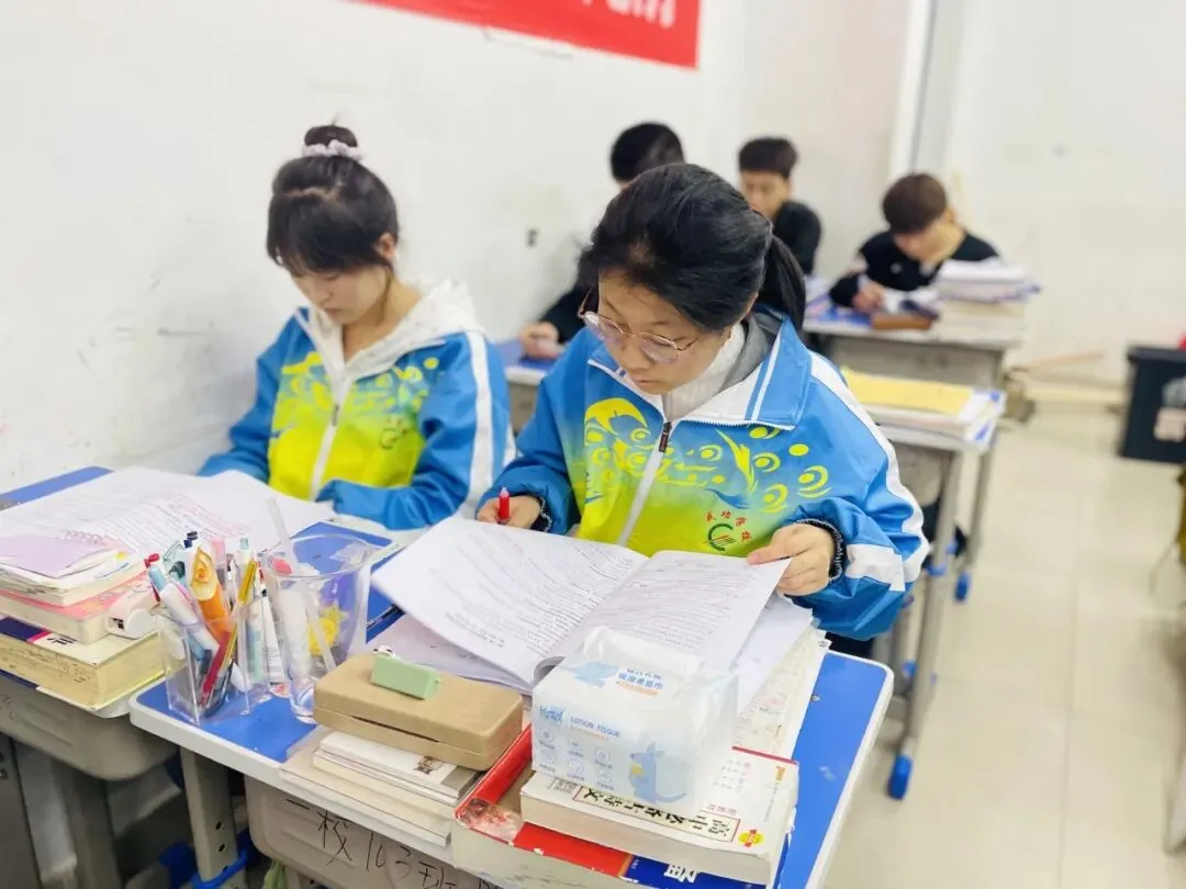 高效晚自习,潜心备高考——成功高考六校学子晚自习备考日常-第6张图片-四季读书网