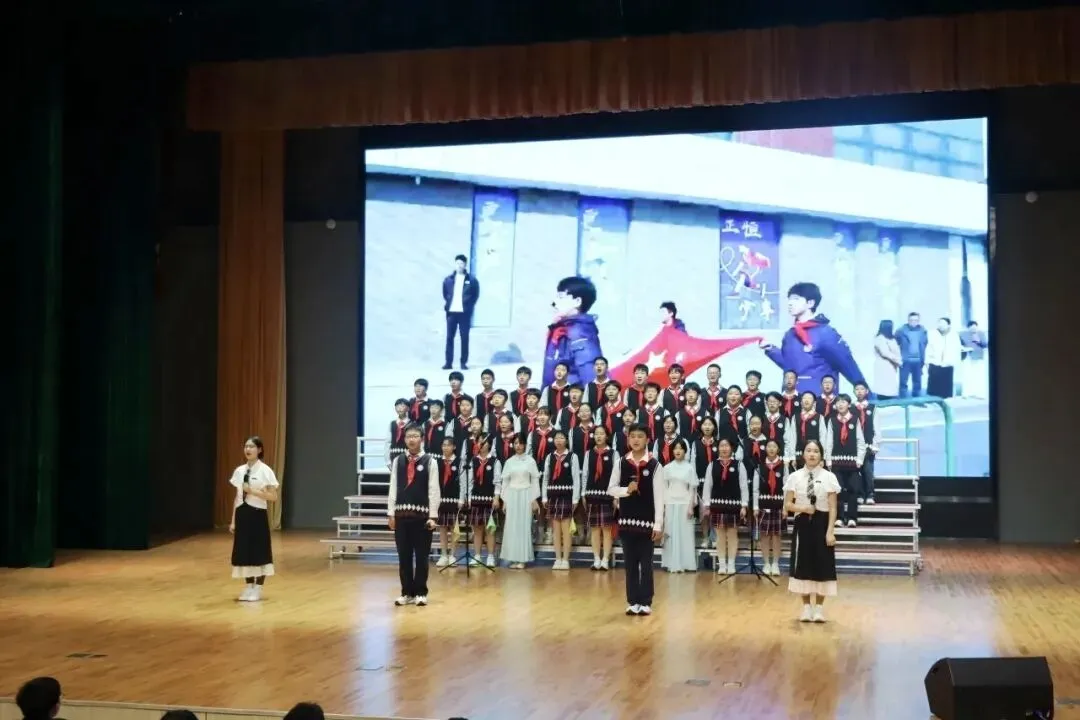 2025级班级风采丨初二12班——以少年意气,赴青春山海-第28张图片-四季读书网