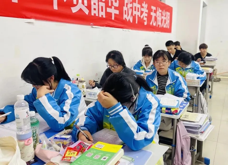 高效晚自习,潜心备高考——成功高考六校学子晚自习备考日常-第8张图片-四季读书网