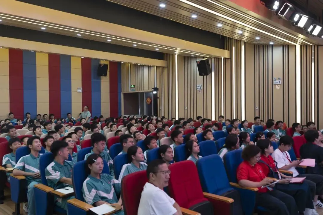 这场心理讲座,为初三学子冲刺中考注入"心"能量-第10张图片-四季读书网 这场心理讲座,为初三学子冲刺中考注入"心"能量-第10张图片-四季读书网
