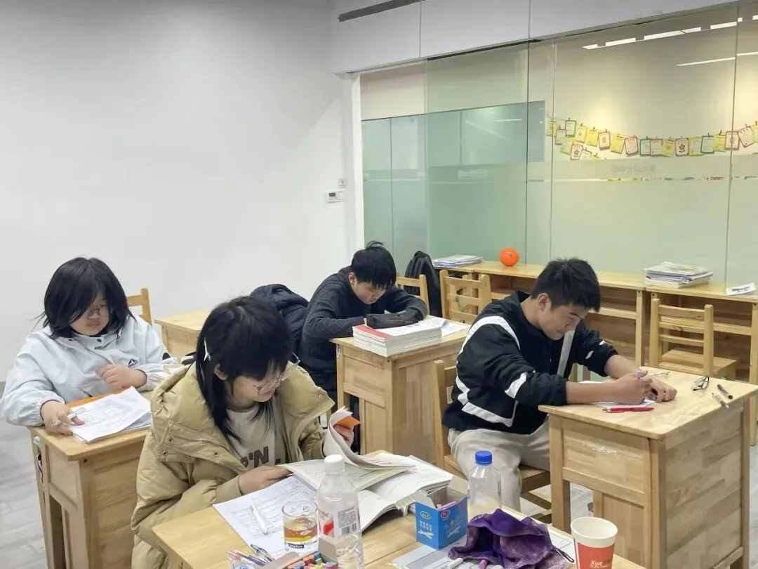 初三这一年,为什么越来越多的家长选择全托冲刺?-第5张图片-四季读书网 初三这一年,为什么越来越多的家长选择全托冲刺?-第5张图片-四季读书网