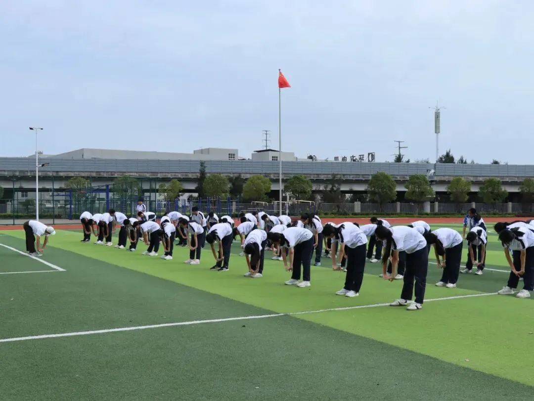 深耕学练赛评,聚力中考提效|玉环市开展体育中考排球专项教学研讨活动-第9张图片-四季读书网 深耕学练赛评,聚力中考提效|玉环市开展体育中考排球专项教学研讨活动-第9张图片-四季读书网