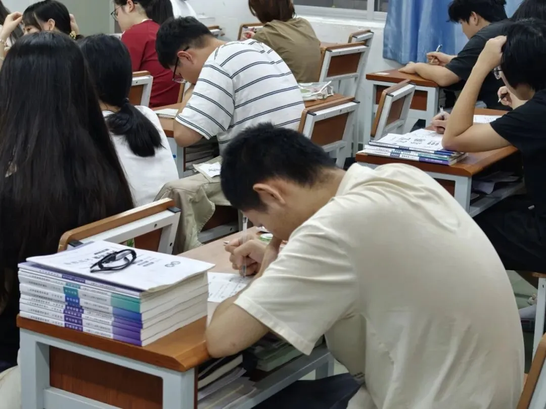 零基础逆袭计划!广轻大校内3+证书高职高考辅导班,全身心冲刺高职!-第17张图片-四季读书网 零基础逆袭计划!广轻大校内3+证书高职高考辅导班,全身心冲刺高职!-第17张图片-四季读书网