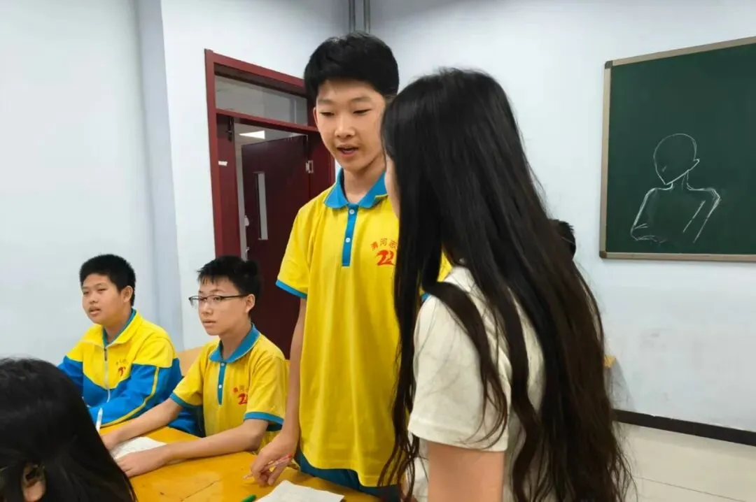 初二18班 | 从拔河到书海:“全能18班”的青春太燃了!-第5张图片-四季读书网