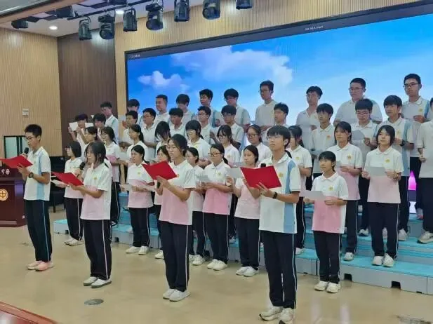 奋斗中考路,启航新征程——周君令中学2026年体艺节之九年级学生集体朗诵展示活动-第10张图片-四季读书网 奋斗中考路,启航新征程——周君令中学2026年体艺节之九年级学生集体朗诵展示活动-第10张图片-四季读书网