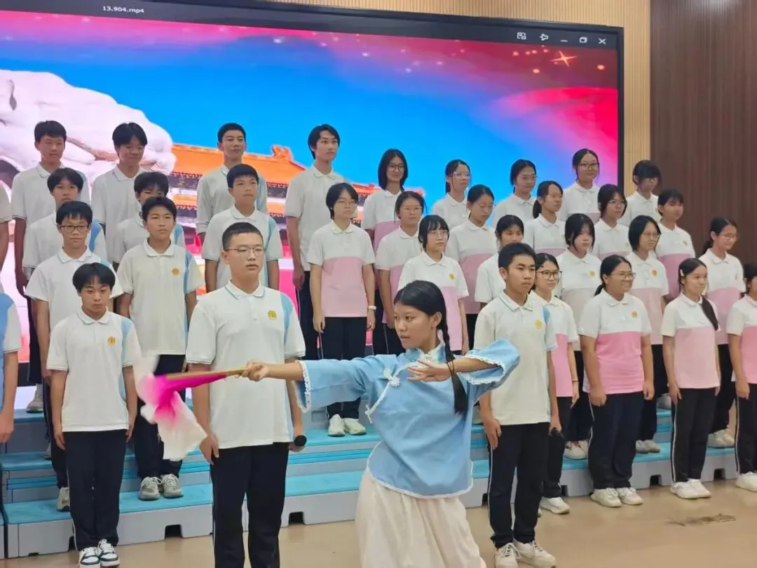 奋斗中考路,启航新征程——周君令中学2026年体艺节之九年级学生集体朗诵展示活动-第13张图片-四季读书网 奋斗中考路,启航新征程——周君令中学2026年体艺节之九年级学生集体朗诵展示活动-第13张图片-四季读书网
