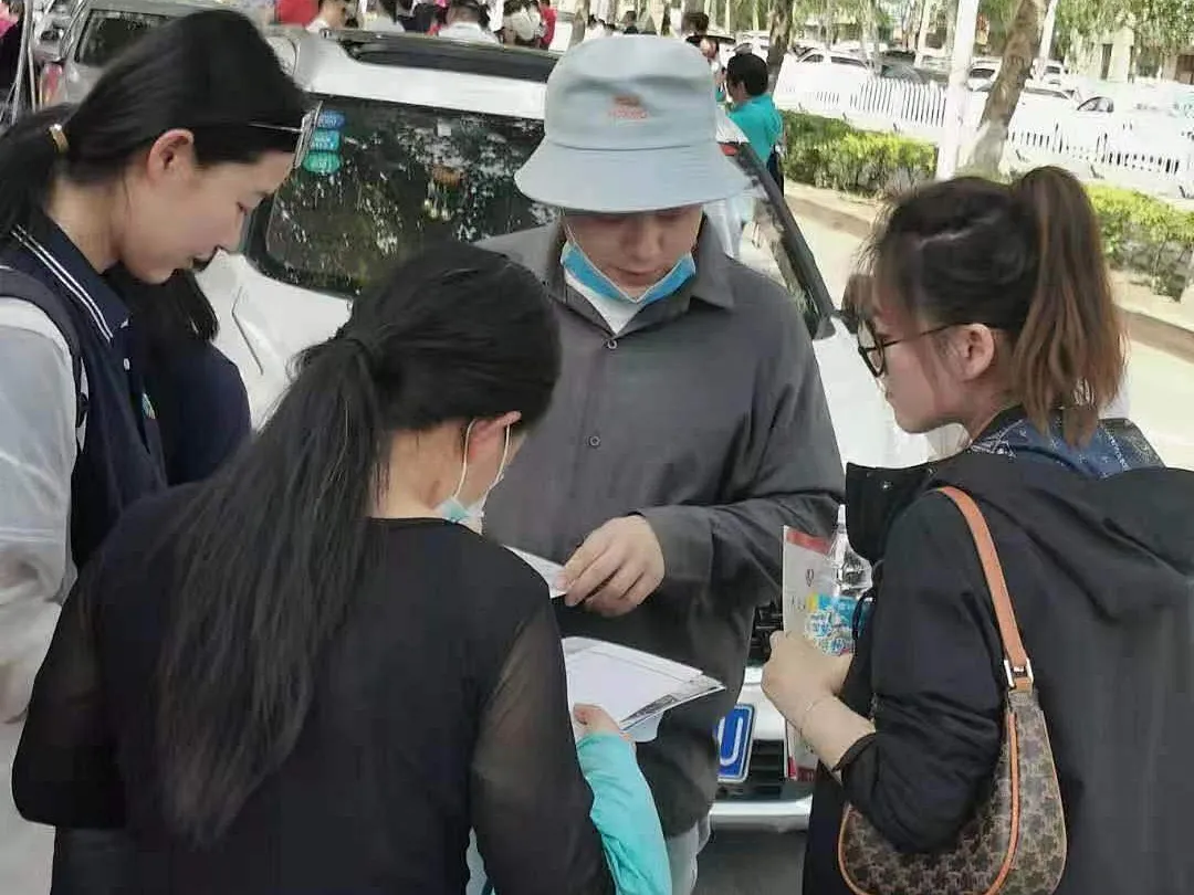 助力高考,圆梦大学 ——大连财经学院招生宣传进行时-第9张图片-四季读书网