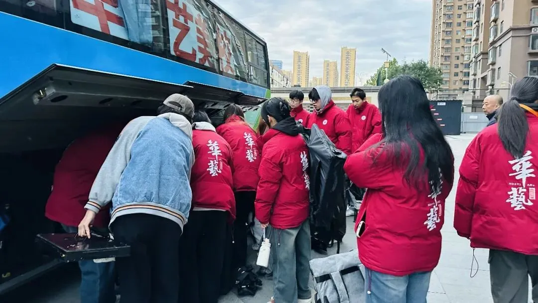 万人模考纪实丨以笔为刃,鏖战全真考场!山西美术统考大型模拟考试全程回顾-第5张图片-四季读书网 万人模考纪实丨以笔为刃,鏖战全真考场!山西美术统考大型模拟考试全程回顾-第5张图片-四季读书网